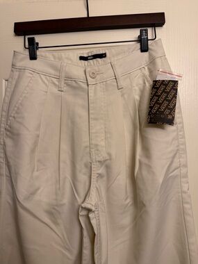 Vans Men’s Cream Pleated Chinos